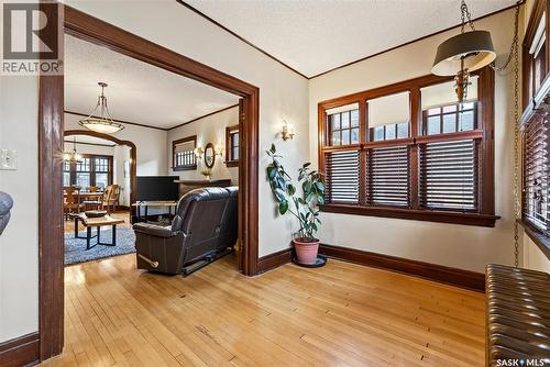 1334 Victoria Avenue, Regina, SK - Indoor