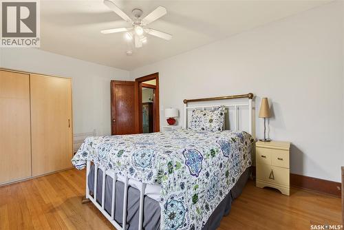 1334 Victoria Avenue, Regina, SK - Indoor Photo Showing Bedroom