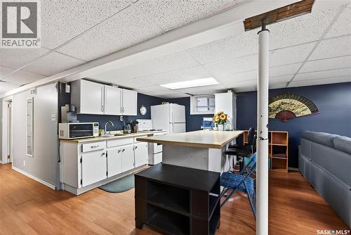 1334 Victoria Avenue, Regina, SK - Indoor Photo Showing Kitchen