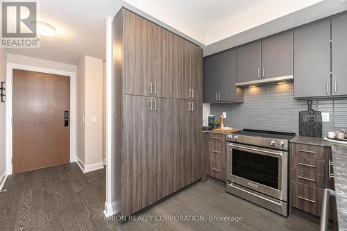 822 - 3240 William Coltson Avenue, Oakville, ON - Indoor Photo Showing Kitchen