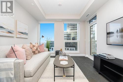 822 - 3240 William Coltson Avenue, Oakville, ON - Indoor Photo Showing Living Room