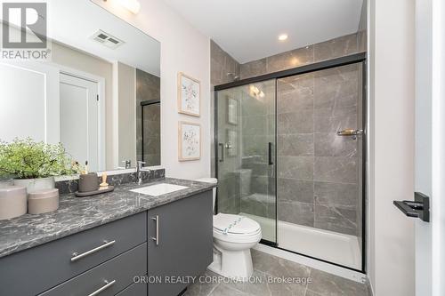 822 - 3240 William Coltson Avenue, Oakville, ON - Indoor Photo Showing Bathroom