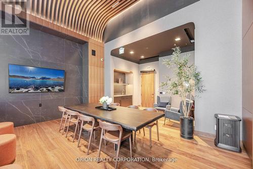 822 - 3240 William Coltson Avenue, Oakville, ON - Indoor Photo Showing Dining Room