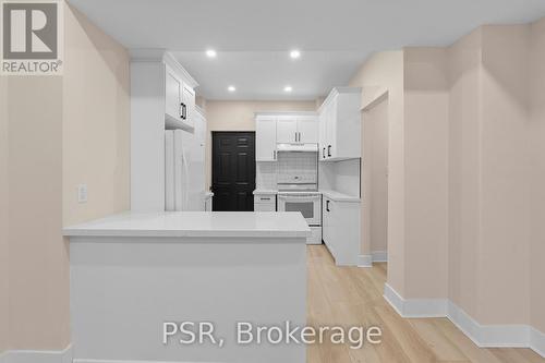 Main - 200 Sanford Avenue S, Hamilton, ON - Indoor Photo Showing Kitchen