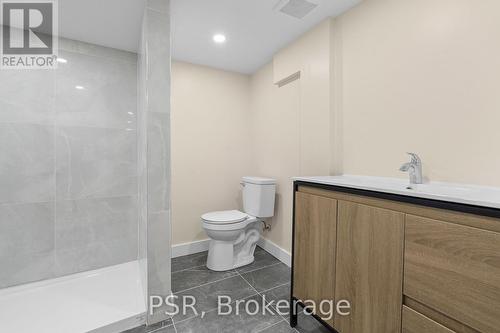 Main - 200 Sanford Avenue S, Hamilton, ON - Indoor Photo Showing Bathroom