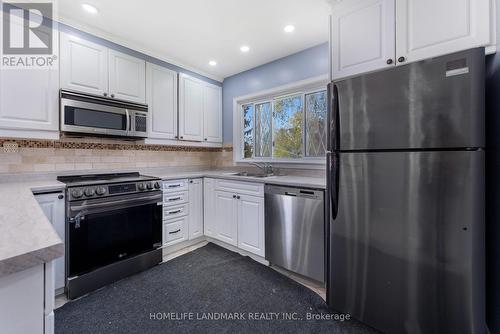 1416 Somerville Street, Oshawa, ON - Indoor Photo Showing Kitchen