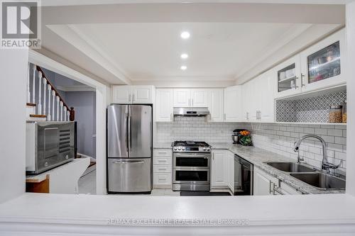 82 Carrie Crescent, Brampton, ON - Indoor Photo Showing Kitchen With Double Sink With Upgraded Kitchen