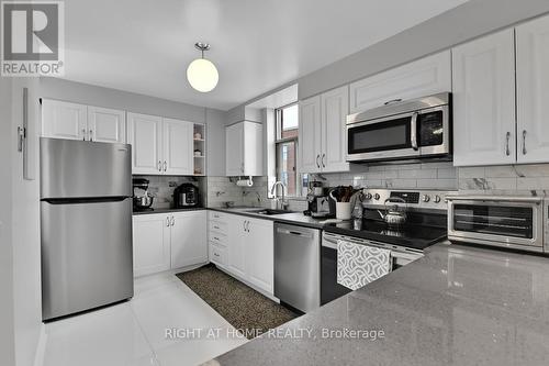 1703 - 2759 Carousel Crescent, Ottawa, ON - Indoor Photo Showing Kitchen With Stainless Steel Kitchen