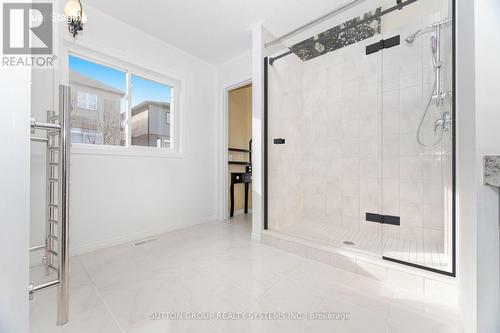 565 Sundew Drive, Waterloo, ON - Indoor Photo Showing Bathroom
