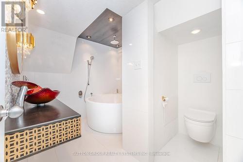 565 Sundew Drive, Waterloo, ON - Indoor Photo Showing Bathroom