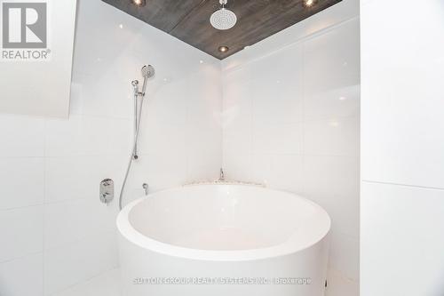 565 Sundew Drive, Waterloo, ON - Indoor Photo Showing Bathroom