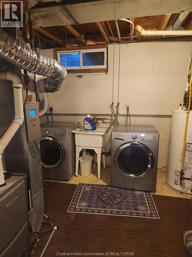 76 Uxbridge Crescent, Kitchener, ON - Indoor Photo Showing Laundry Room