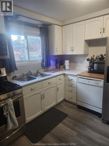 76 Uxbridge Crescent, Kitchener, ON - Indoor Photo Showing Kitchen With Double Sink