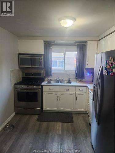 76 Uxbridge Crescent, Kitchener, ON - Indoor Photo Showing Kitchen With Double Sink