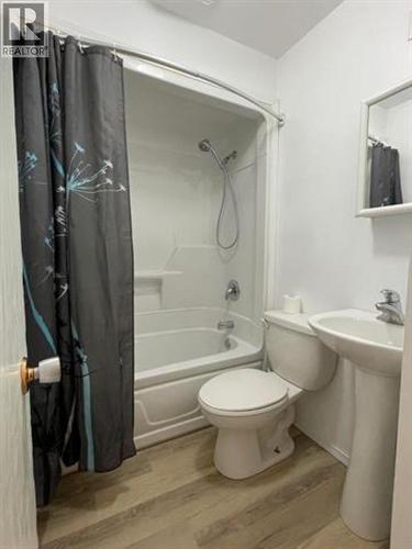 5319 44 Street, Fort Nelson, BC - Indoor Photo Showing Bathroom