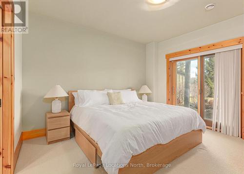 2623 Con 10 N Nottawasaga Road N, Clearview, ON - Indoor Photo Showing Bedroom