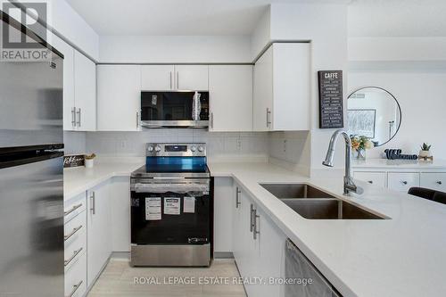 808 - 4978 Yonge Street, Toronto, ON - Indoor Photo Showing Kitchen With Stainless Steel Kitchen With Double Sink With Upgraded Kitchen