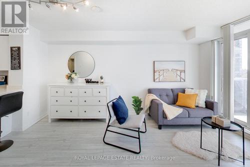 808 - 4978 Yonge Street, Toronto, ON - Indoor