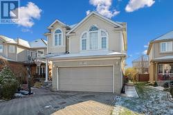 6 BERRY DRIVE  Guelph (Kortright Hills), ON N1C 1G8