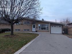 15 ATHLONE AVENUE  Brampton, ON L6T 2N5