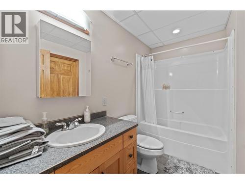 65 Furlong Road, Enderby, BC - Indoor Photo Showing Bathroom