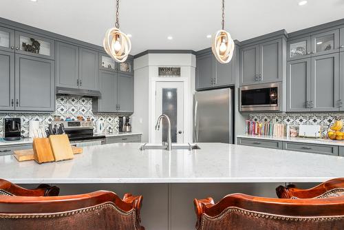 202-3473 Lakeview Place, Enderby, BC - Indoor Photo Showing Kitchen With Double Sink With Upgraded Kitchen