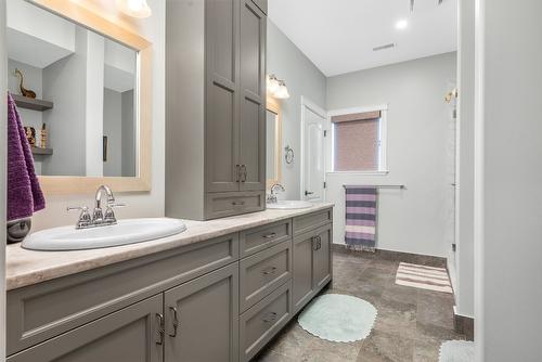 202-3473 Lakeview Place, Enderby, BC - Indoor Photo Showing Bathroom