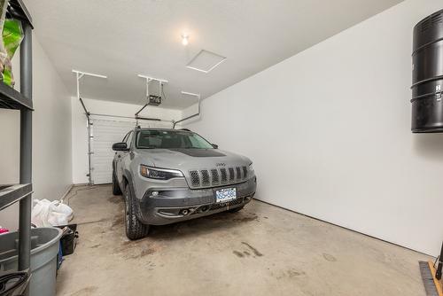 202-3473 Lakeview Place, Enderby, BC - Indoor Photo Showing Garage