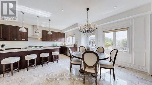 71 Manor Glen Crescent, East Gwillimbury, ON - Indoor Photo Showing Dining Room