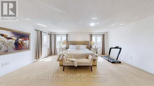 71 Manor Glen Crescent, East Gwillimbury, ON - Indoor Photo Showing Bedroom