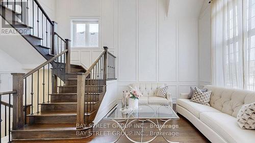 71 Manor Glen Crescent, East Gwillimbury, ON - Indoor Photo Showing Other Room