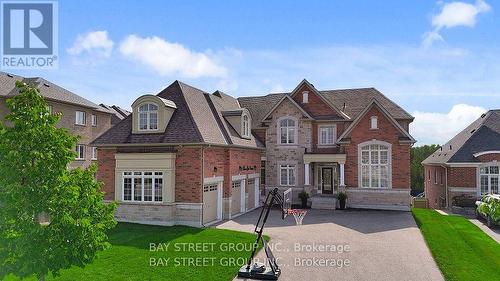 71 MANOR GLEN CRESCENT  East Gwillimbury, ON L0G 1M0