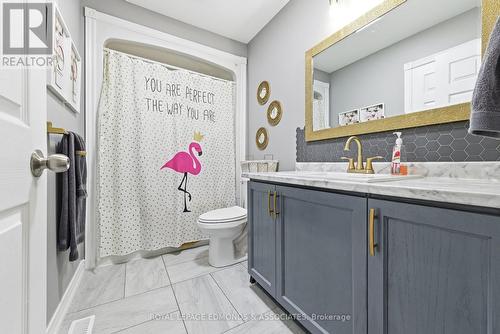 655 Fairview Avenue S, Laurentian Valley, ON - Indoor Photo Showing Bathroom