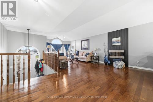 655 Fairview Avenue S, Laurentian Valley, ON - Indoor