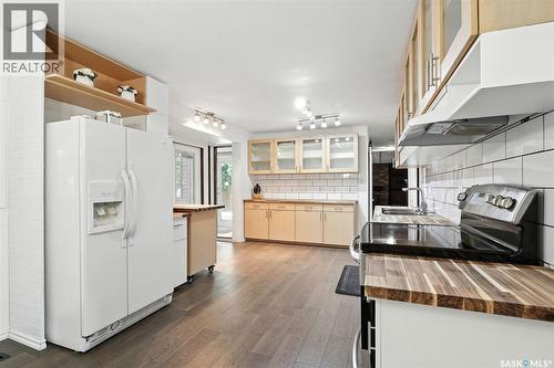 6 Capilano Drive, Saskatoon, SK - Indoor Photo Showing Kitchen