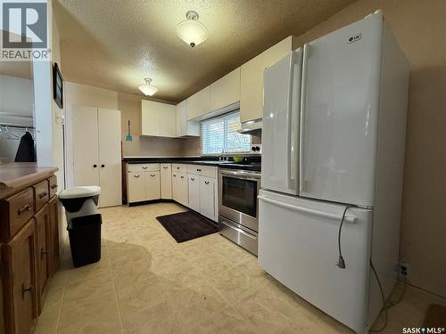 212 Adelaide Street E, Saskatoon, SK - Indoor Photo Showing Kitchen