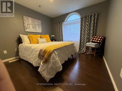 Bedroom 2 - 922 Glendale Court, Burlington, ON - Indoor Photo Showing Bedroom