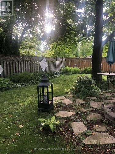 Backyard - 922 Glendale Court, Burlington, ON - Outdoor