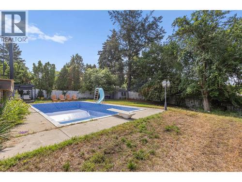 1511 Lambert Avenue, Kelowna, BC - Outdoor With In Ground Pool With Backyard