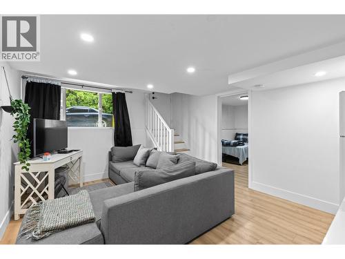 1511 Lambert Avenue, Kelowna, BC - Indoor