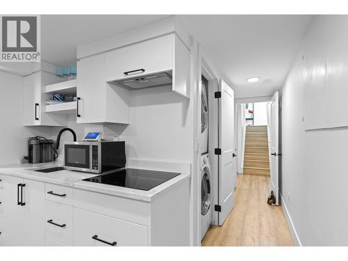 1511 Lambert Avenue, Kelowna, BC - Indoor