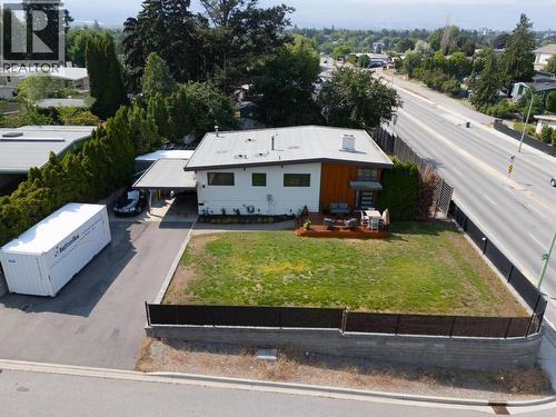 1511 Lambert Avenue, Kelowna, BC - Outdoor