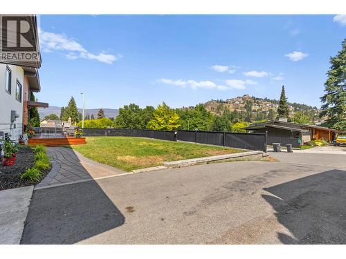 1511 Lambert Avenue, Kelowna, BC - Outdoor