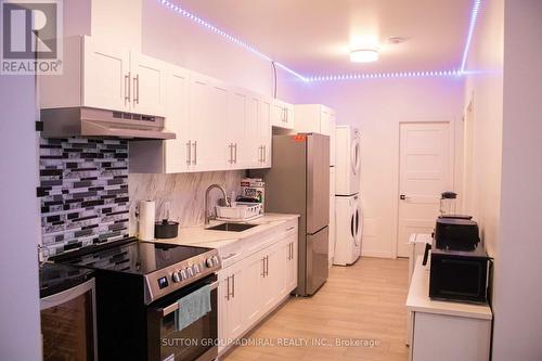 822 Marlborough Street, Cornwall, ON - Indoor Photo Showing Kitchen