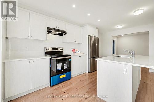 124 Tonic Crescent, Ottawa, ON - Indoor Photo Showing Kitchen With Stainless Steel Kitchen