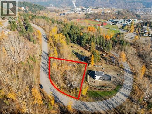 Red lines are approximate lot lines - 220 Whitman Way, Warfield, BC 
