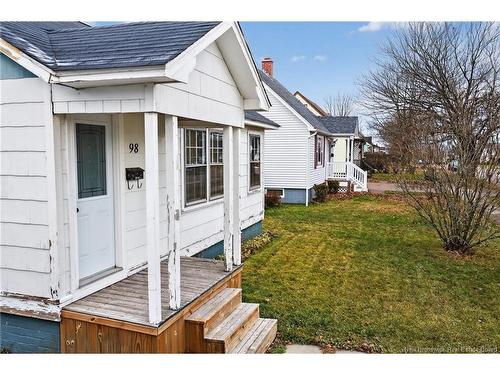 98 Jones St, Moncton, NB 