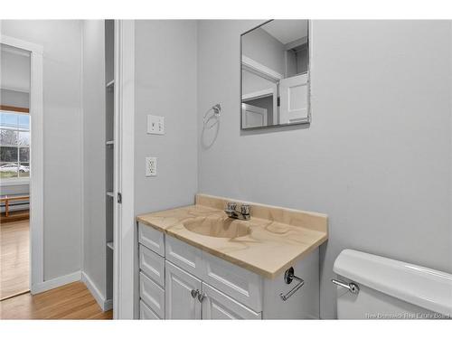 98 Jones St, Moncton, NB 