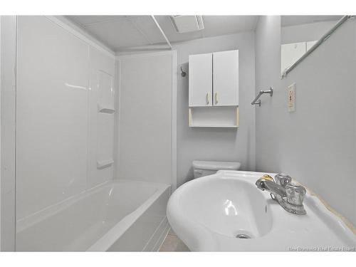 98 Jones St, Moncton, NB 