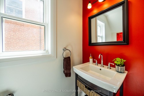116 Milton Street, Toronto, ON - Indoor Photo Showing Bathroom
